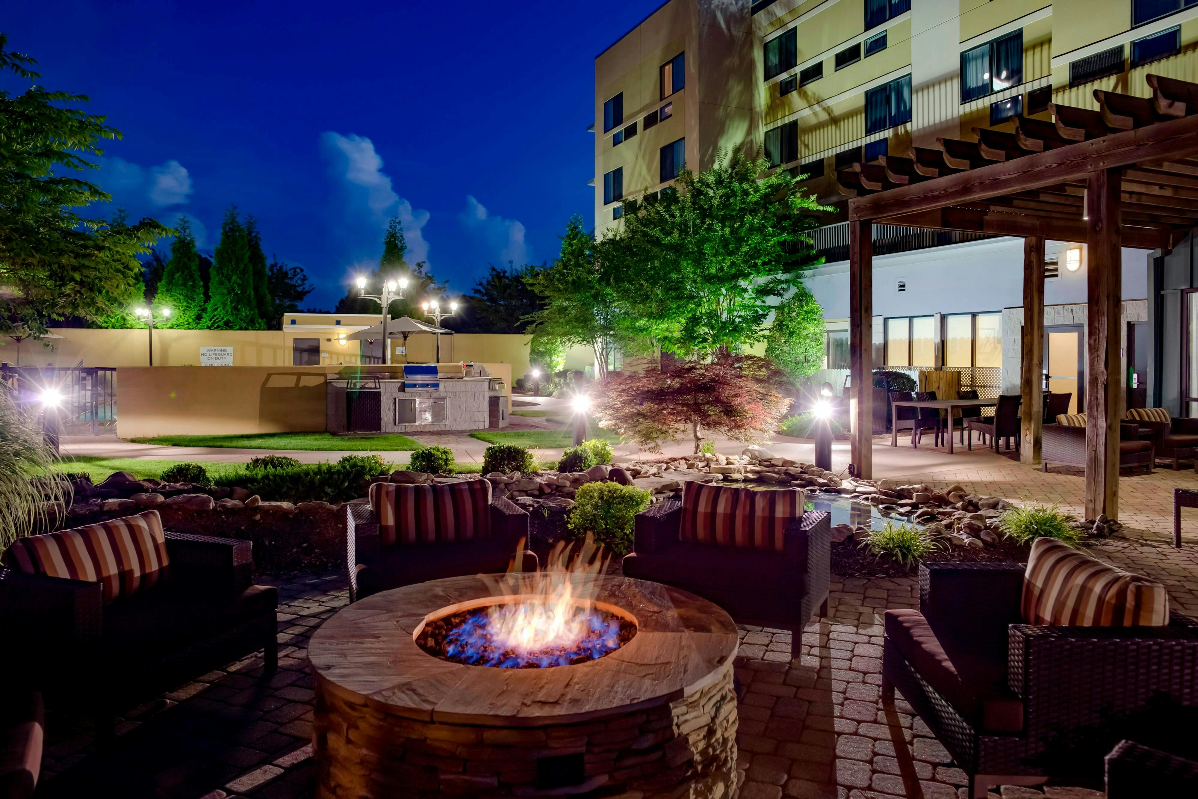 Courtyard Statesville Mooresville/Lake Norman 38/46