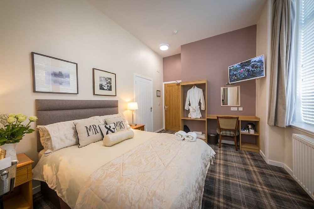 CASTLETOWN HOTEL 12/40