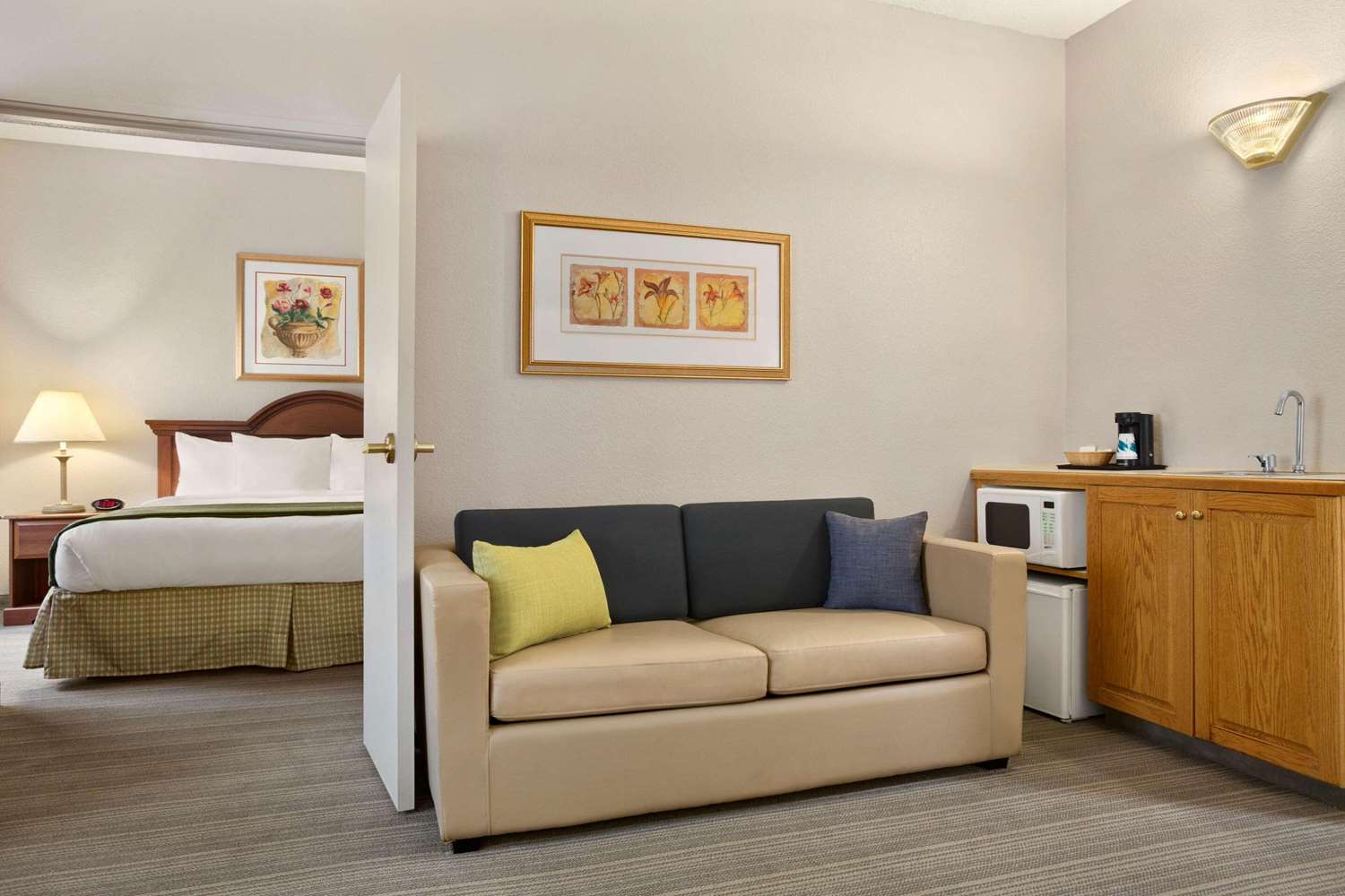 Country Inn Suites By Radisson Charlotte University Place Nc 14/24