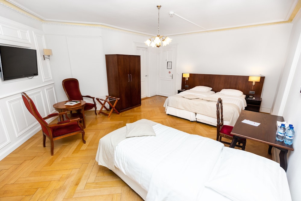 J5 Hotels Helvetie Montreux 7/27