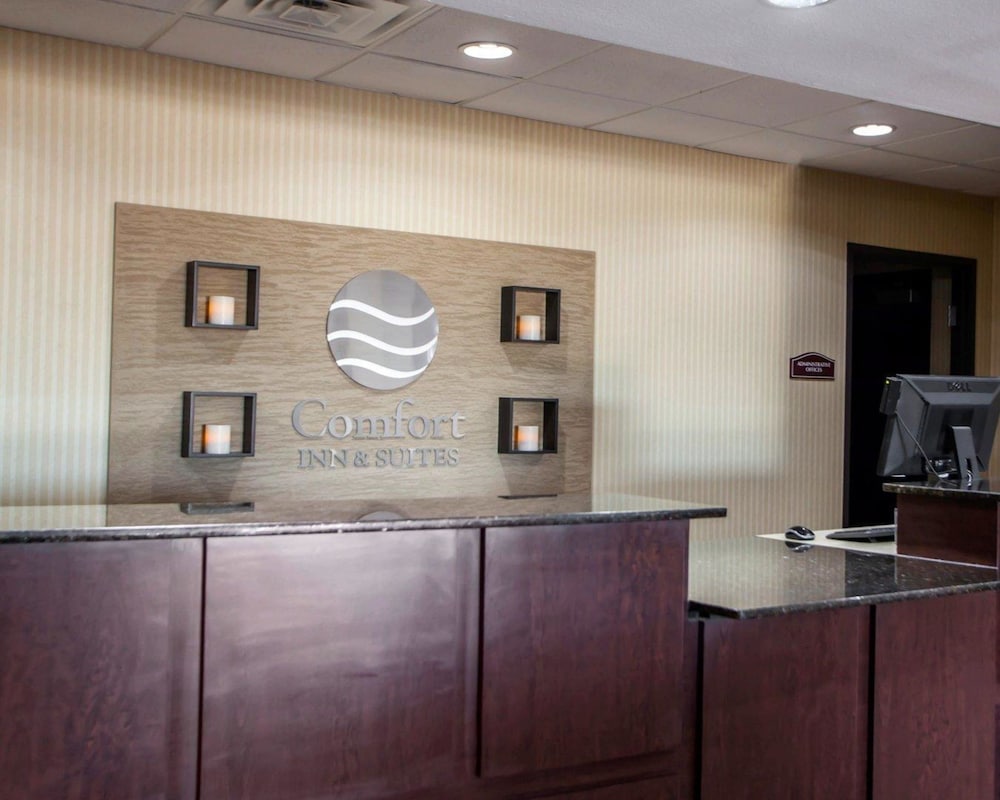 Comfort Inn and Suites Harrisonville 9/48