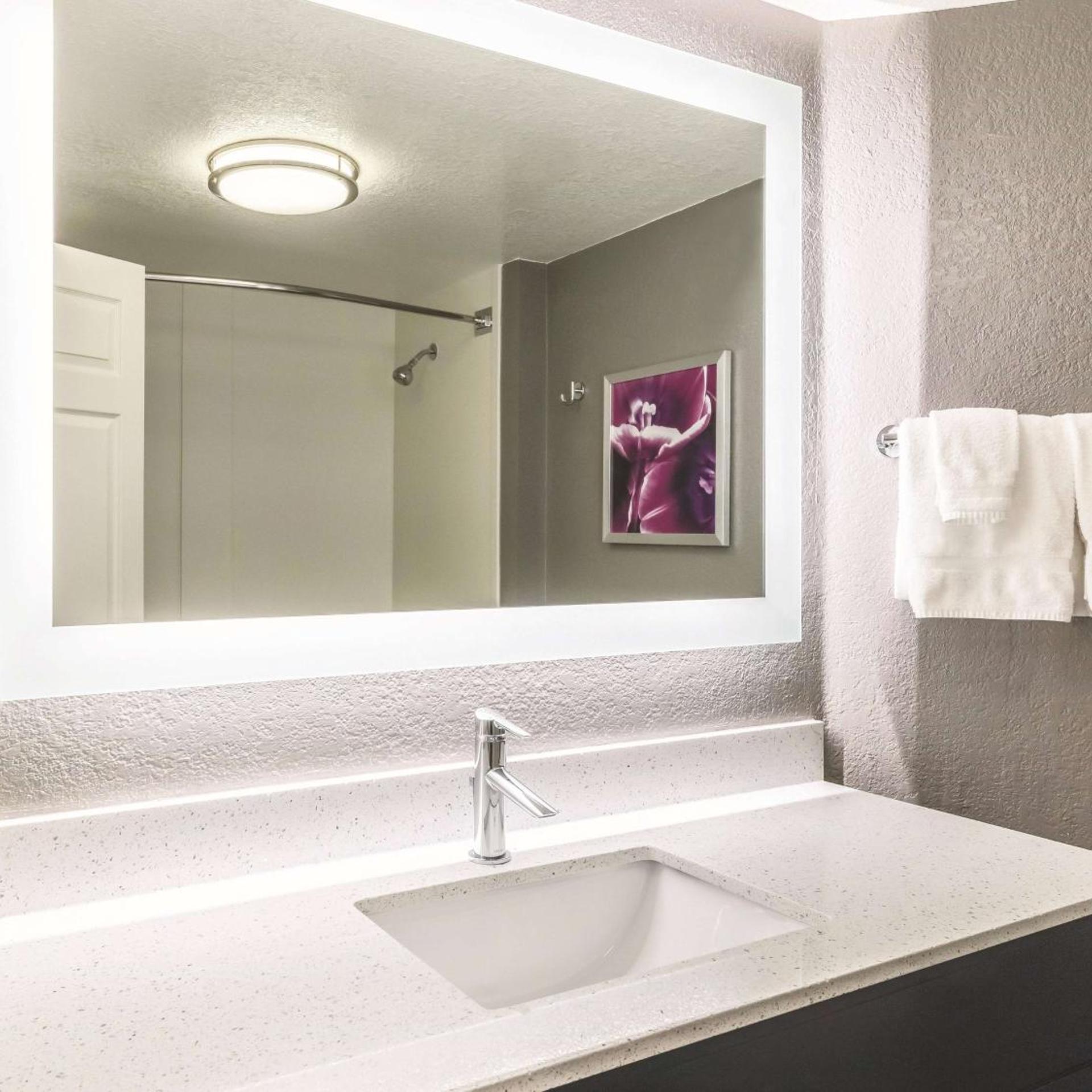 غرفة قياسية بسريرين مزدوجين، La Quinta Inn & Suites by Wyndham Austin Airport 3/4