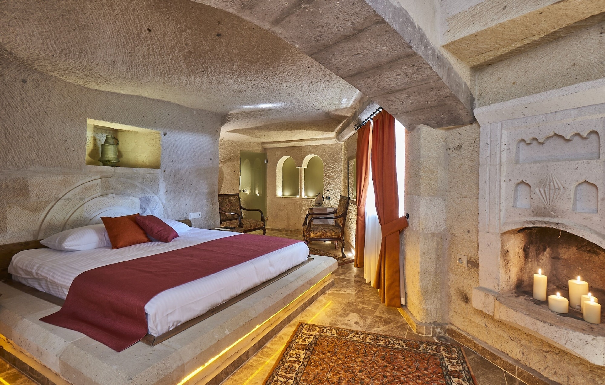 Cave, Premier, King Bed