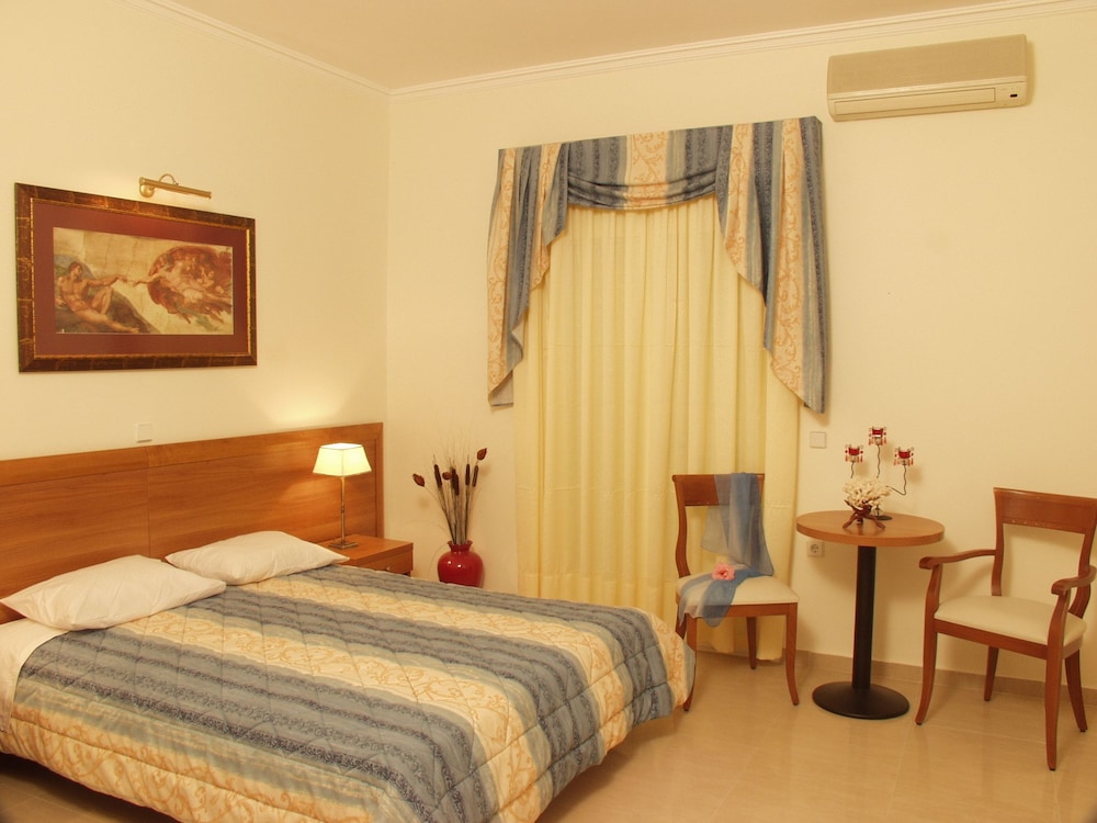 Ionis Art Hotel 12/51