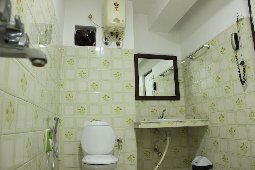 Sri Aarvee Hotels 29/30