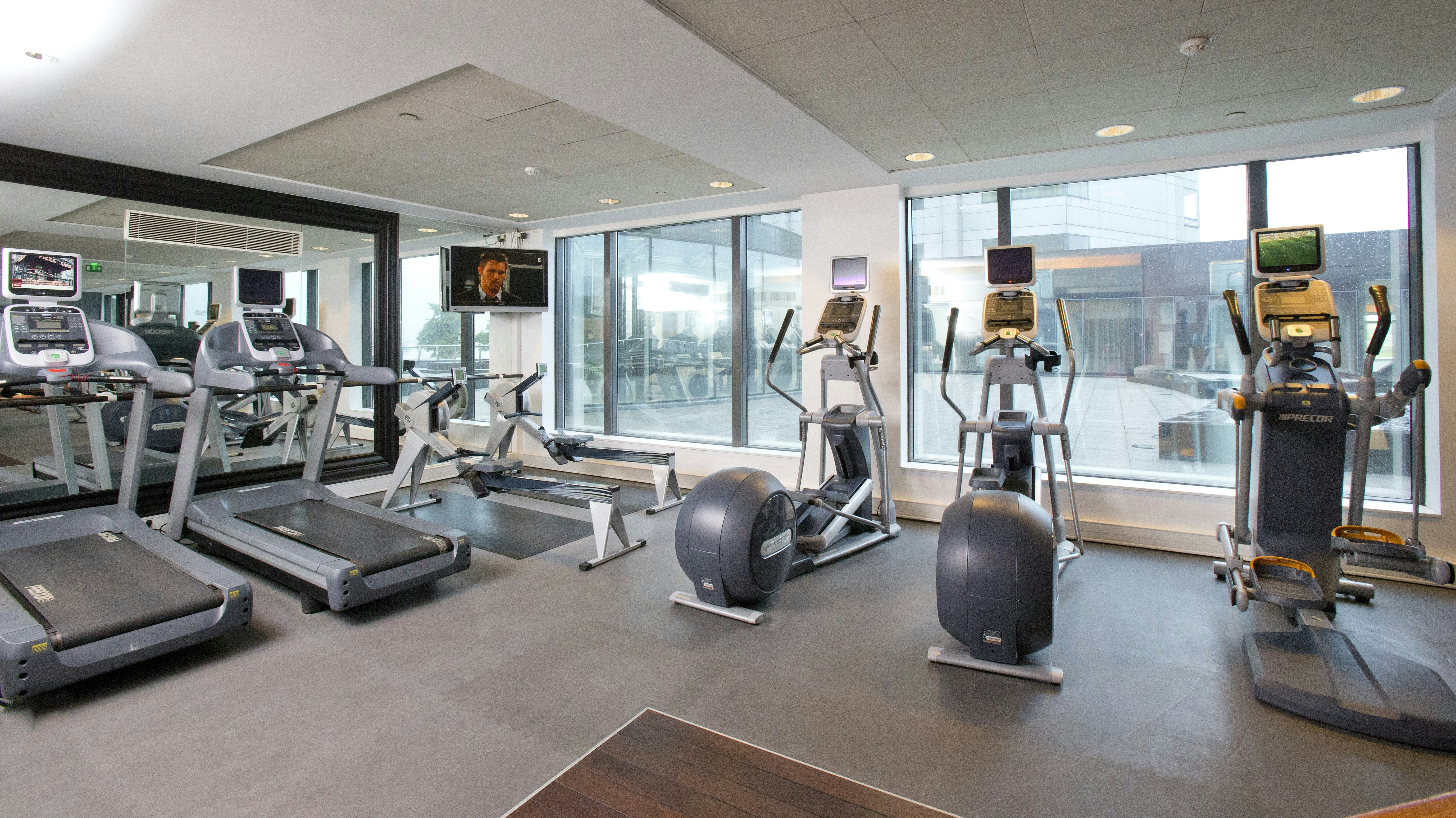Hilton Paris Charles De Gaulle Airport 62/84