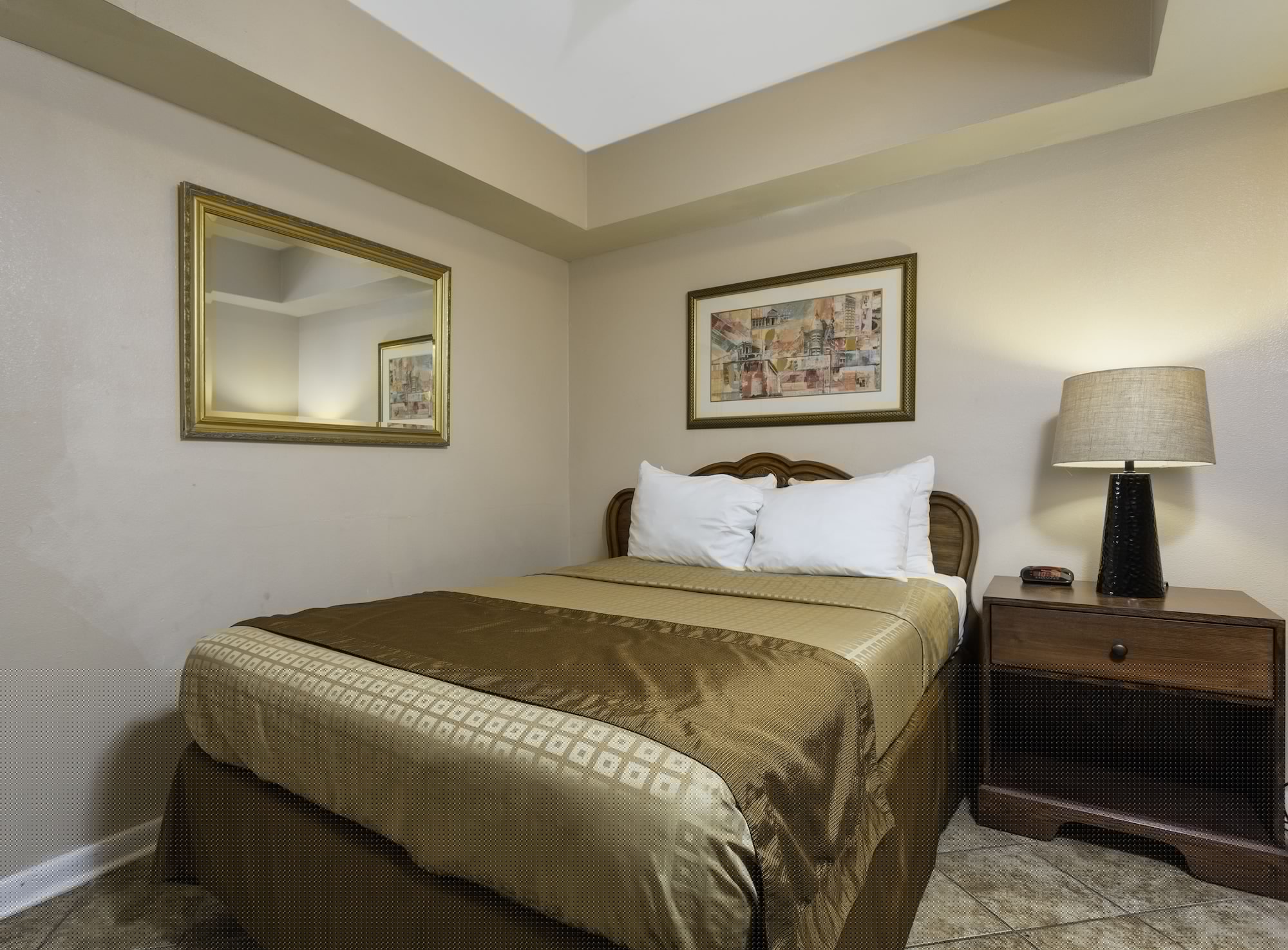 2 BEDROOMS, SUITE