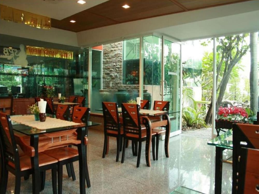 Juzi Hotel 51/57