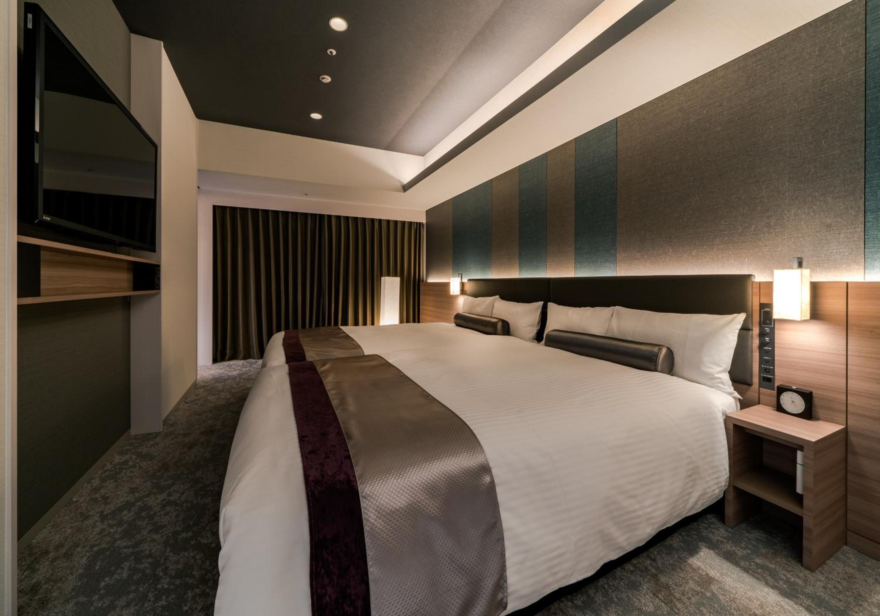 Suite, Castle View