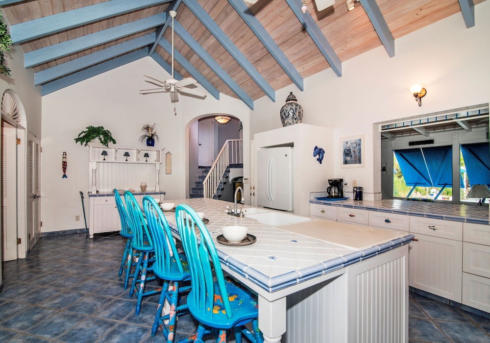Grace Bay Beach Ocean Villas 35/50
