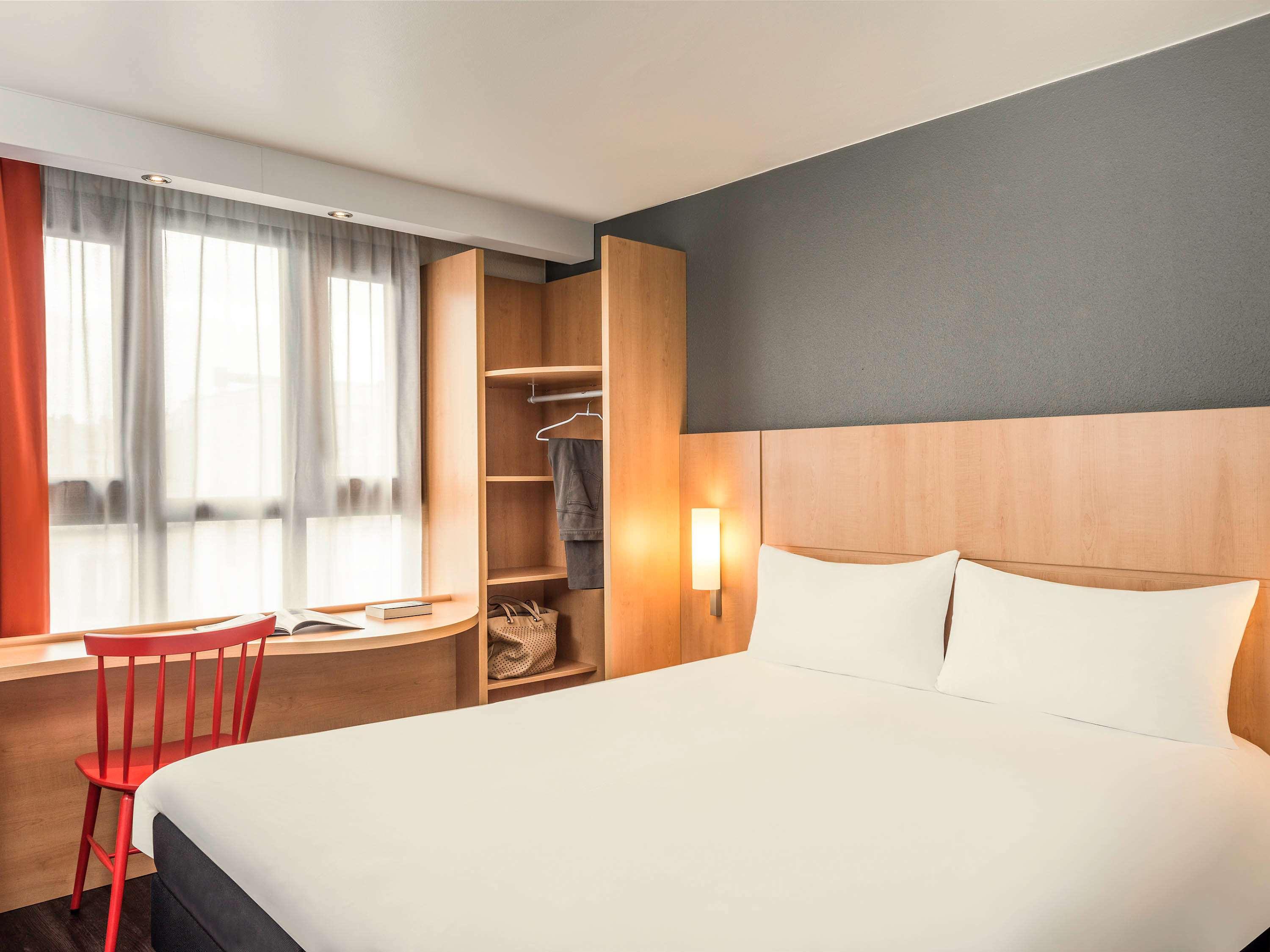 STANDARD, 1 DOUBLE AND 1 SINGLE BED