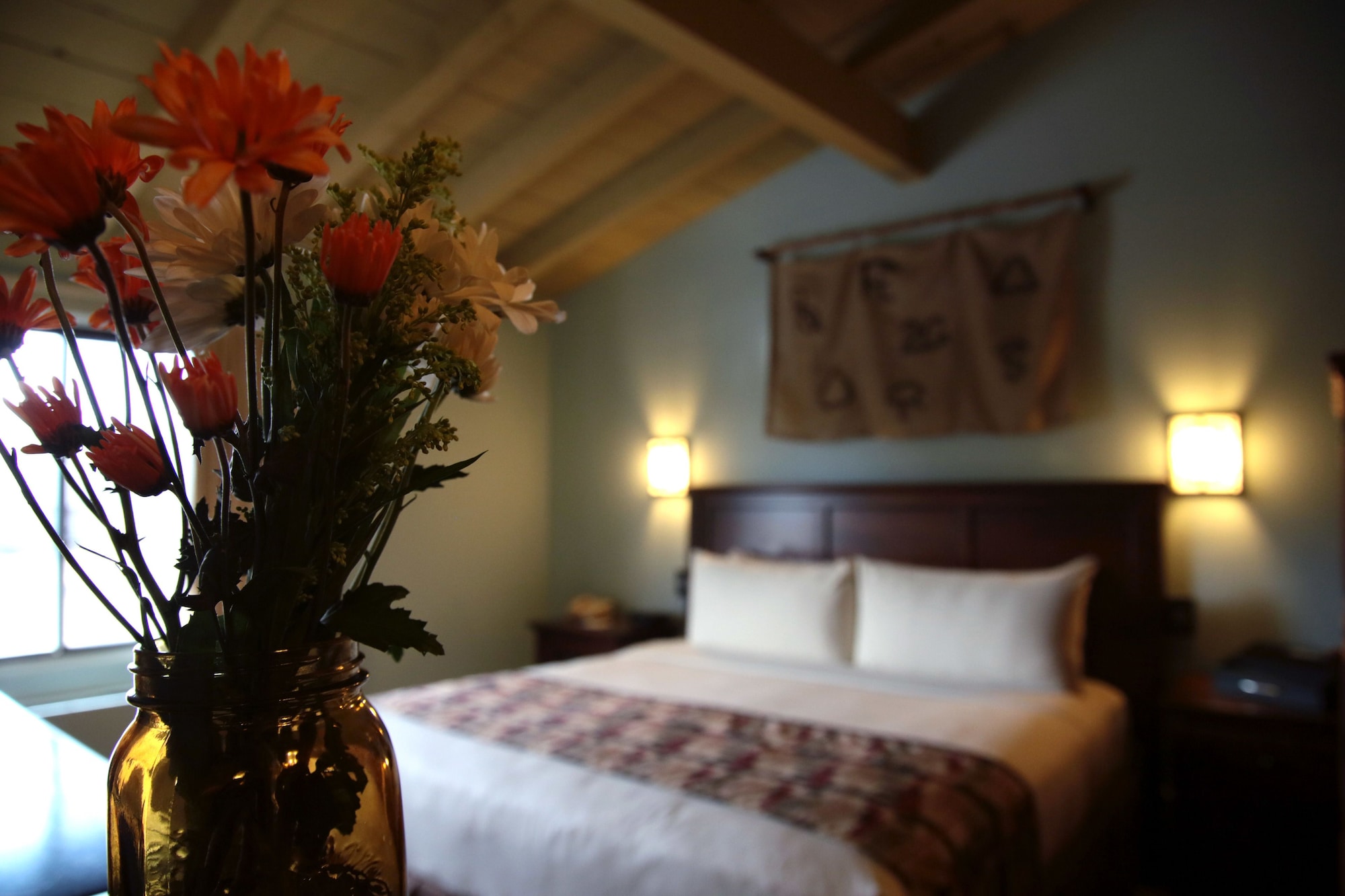 غرفة سيغنتشر بسرير كينج، Dude Rancher Lodge 6/8