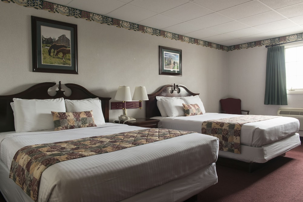 Standard, 2 Queen Beds, Pool Building