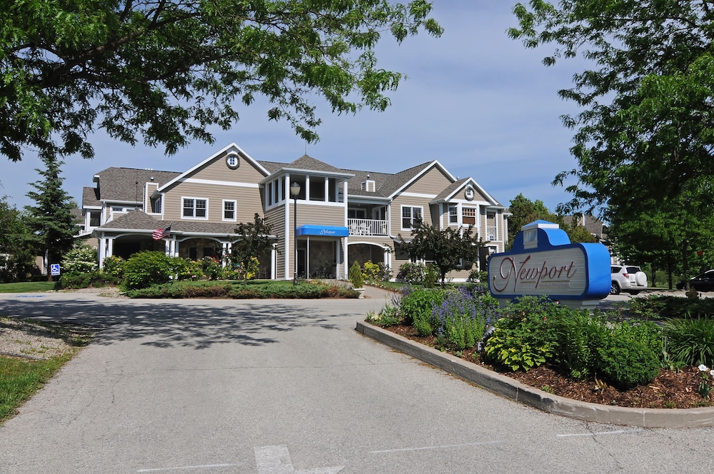 Newport Resort 1/71