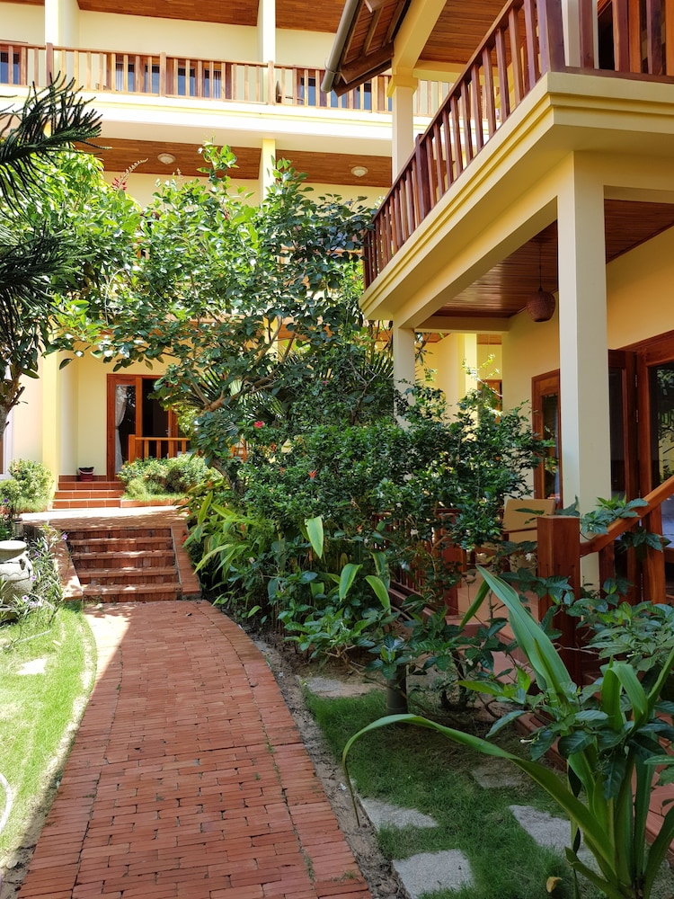 Free Beach Resort 36/50