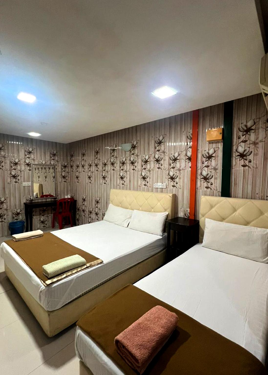 Room, Triple