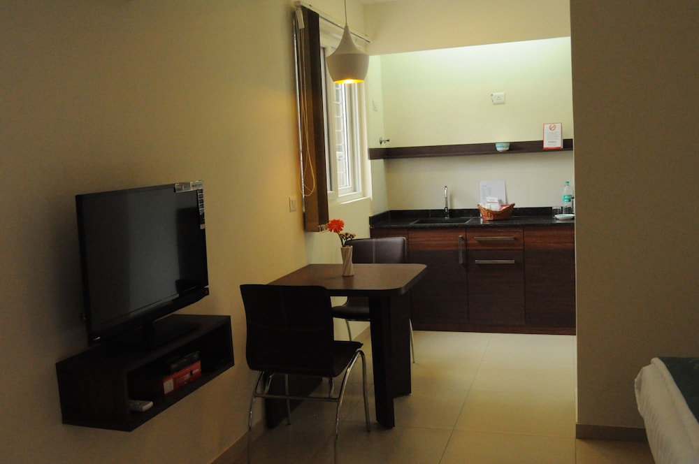 Ixora Suites 38/46