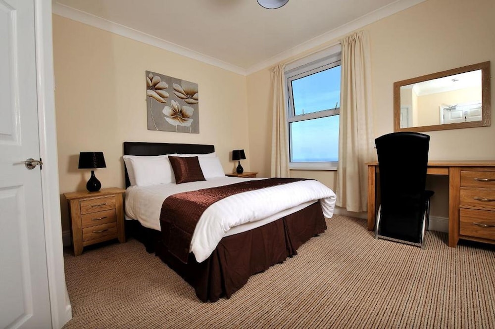 Pentire Hotel 14/63