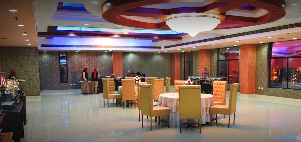 Sydney Grand Hotel & Resort 7/9