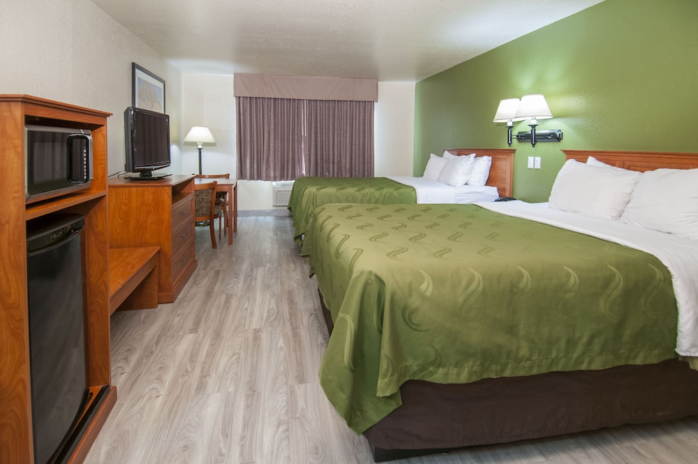 Quality Inn Alpine 11/33