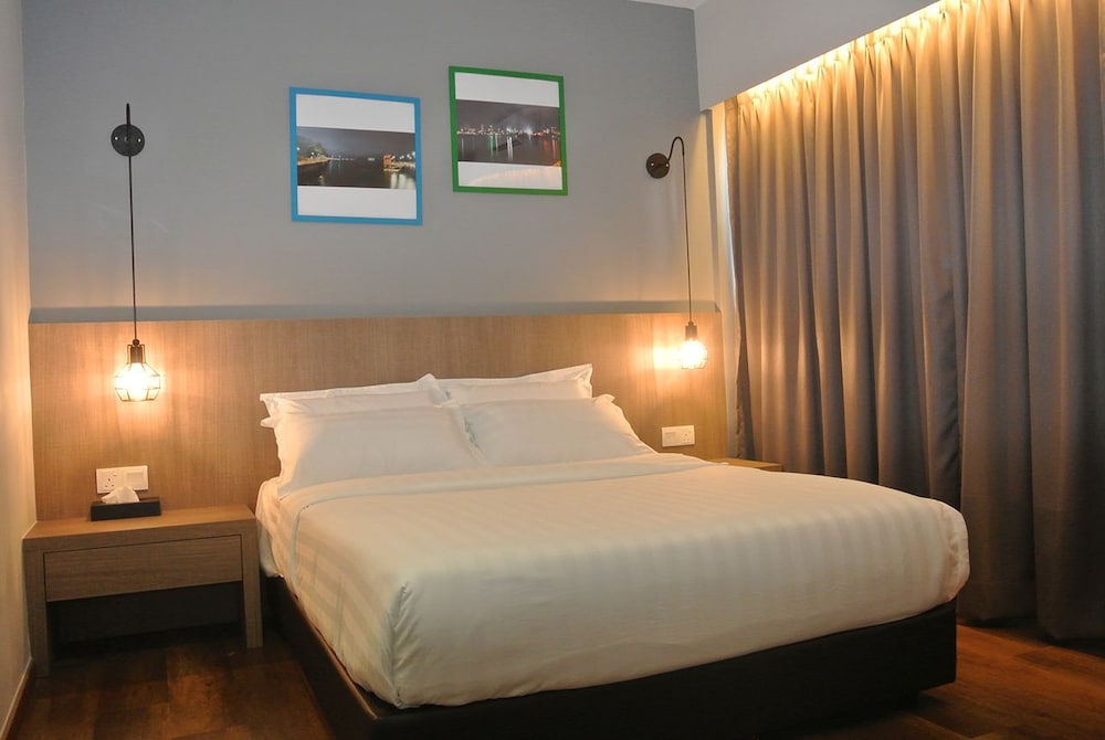 Riverside Boutique Guesthouse 8/24