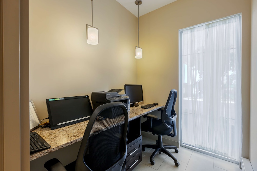Best Western Plus Walkerton Hotel and Conference Centre 38/43
