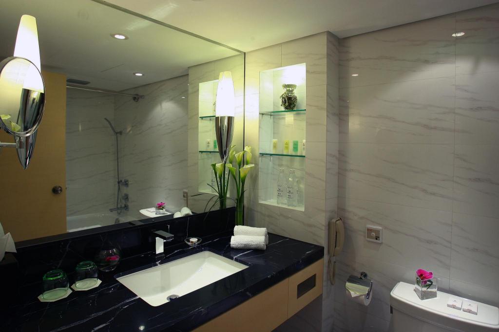 غرفة ديلوكس بسرير كوين، Jin Jiang Tower Hotel 6/7