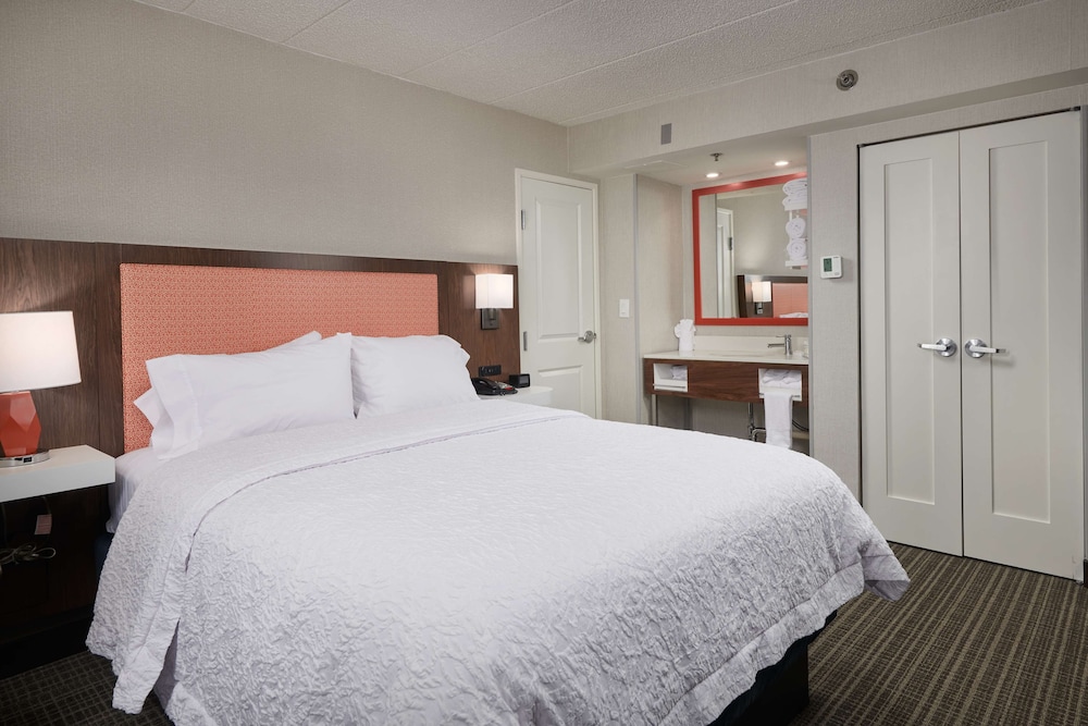Hampton Inn Fairfax City 10/40