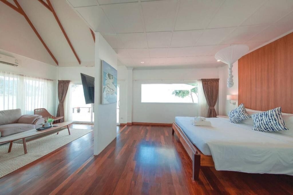 SUITE, SEA VIEW