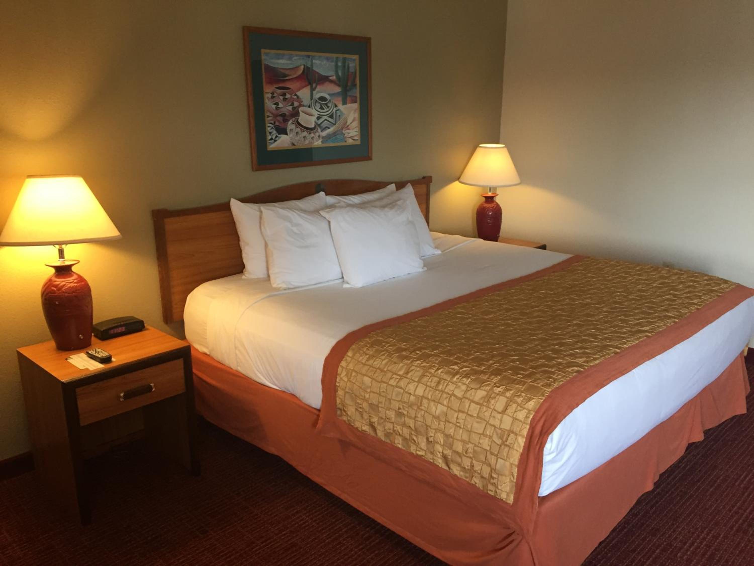 Hawthorn Suites by Wyndham Albuquerque 14/36