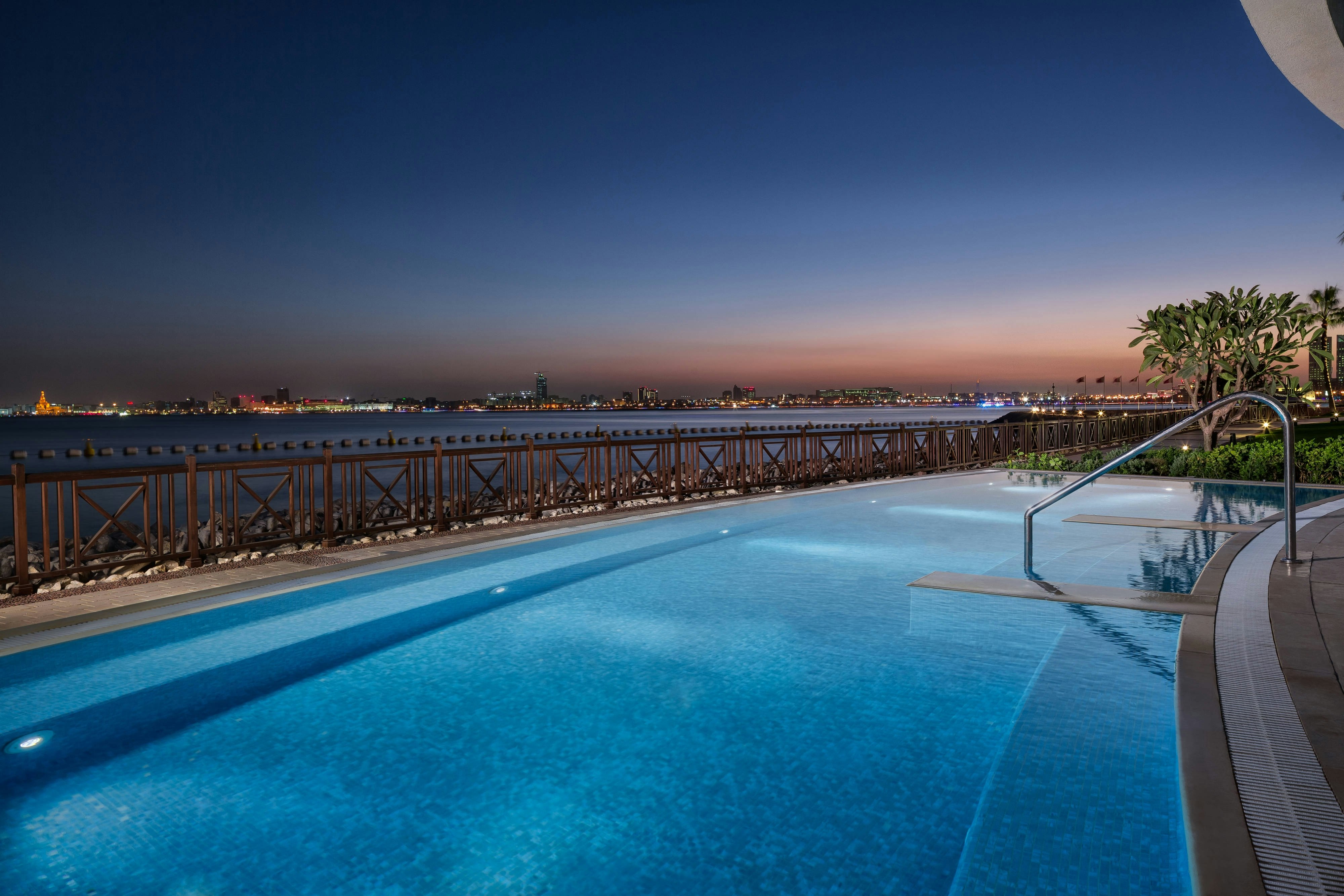 Sheraton Grand Doha Resort & Convention Hotel 77/80