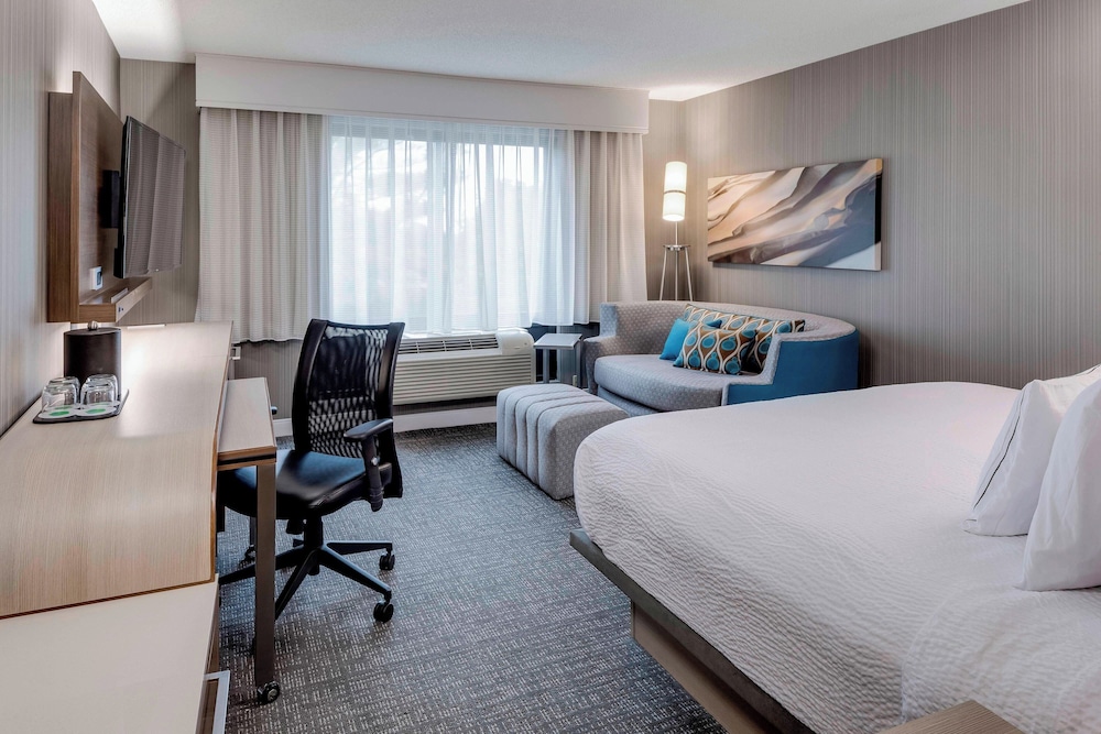Room at Courtyard By Marriott Portsmouth, PORTSMOUTH - NH