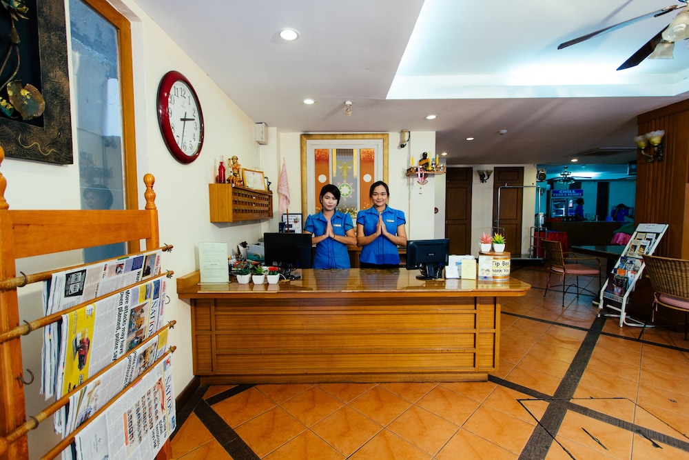 Thipurai Beach Hotel 6/50