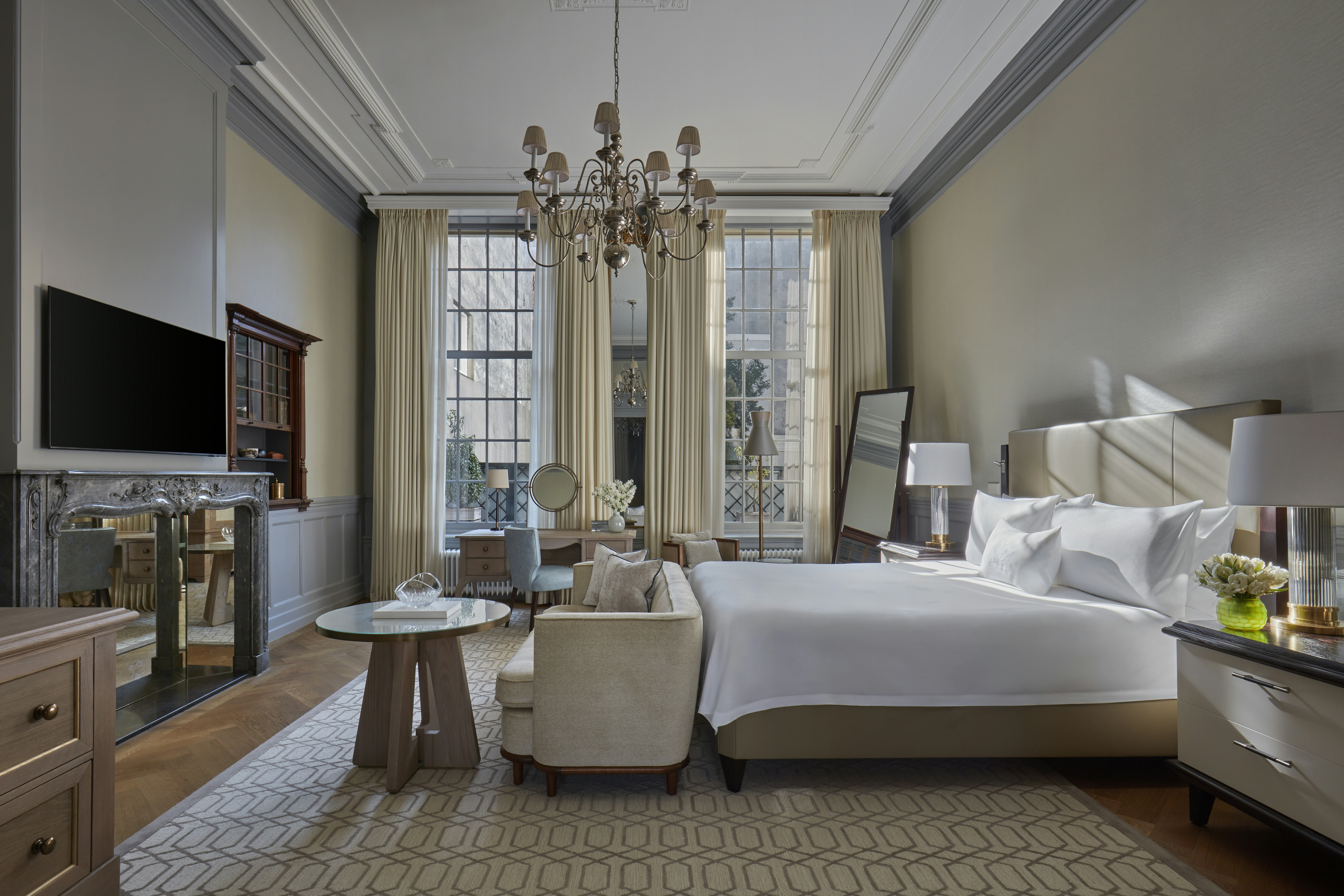 VAN LOON, SUITE