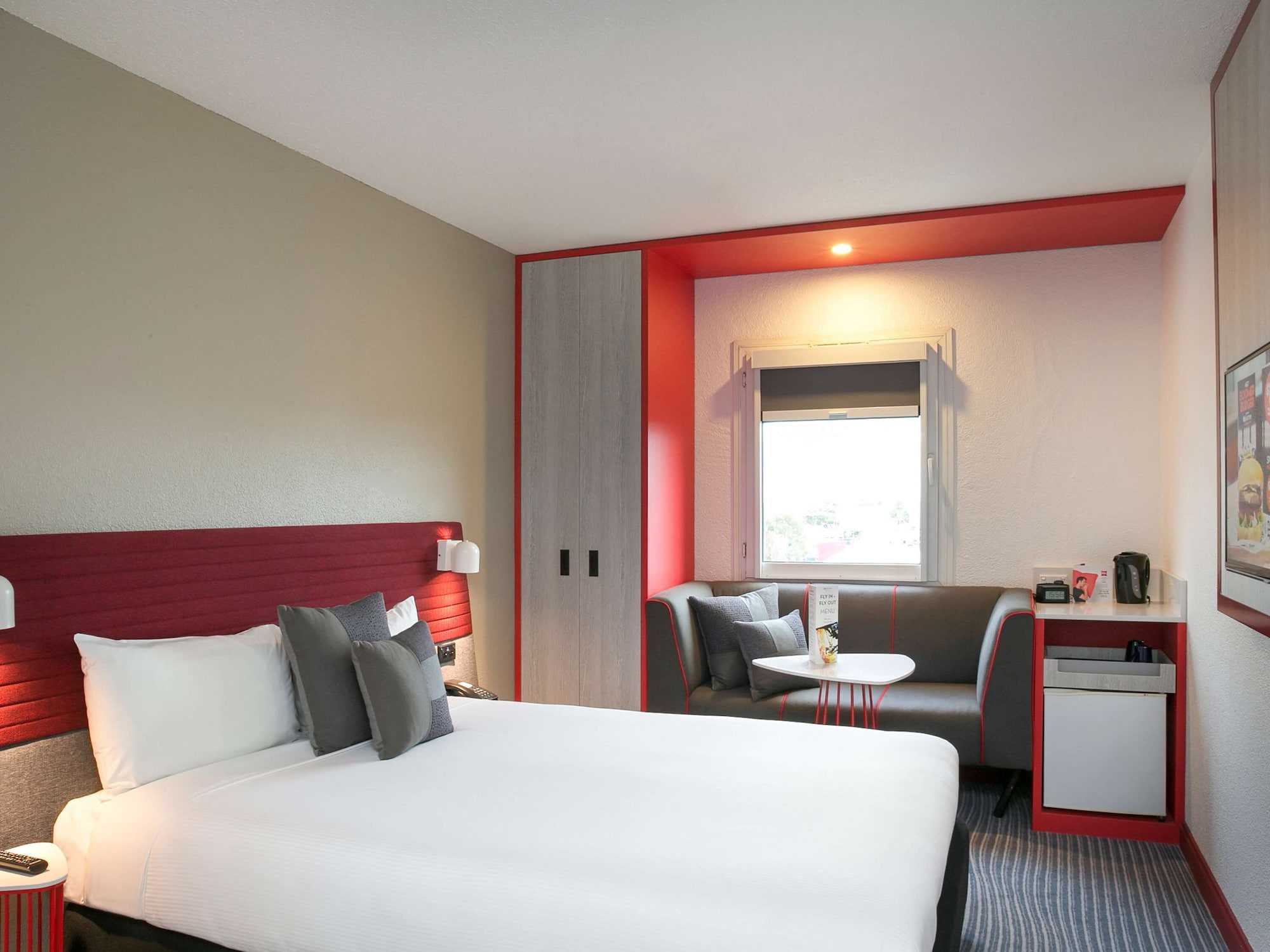 SUPERIOR, KING BED