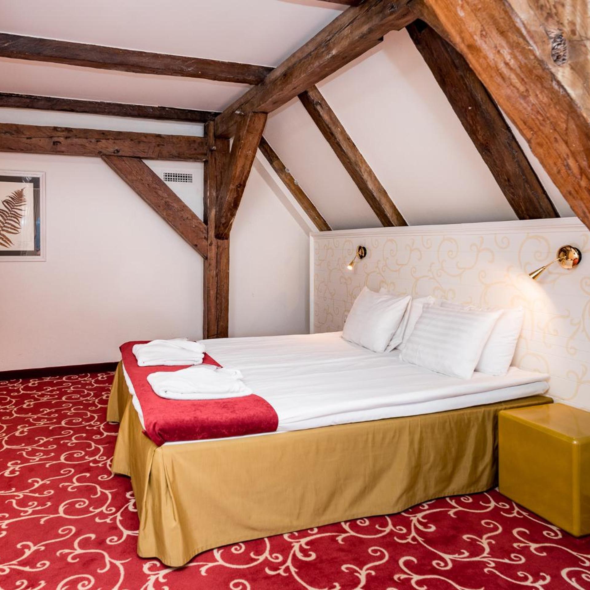 Deluxe, Double Bed, Attic