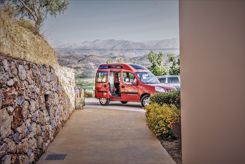 Aksos suites Accessible Accommodation 31/44