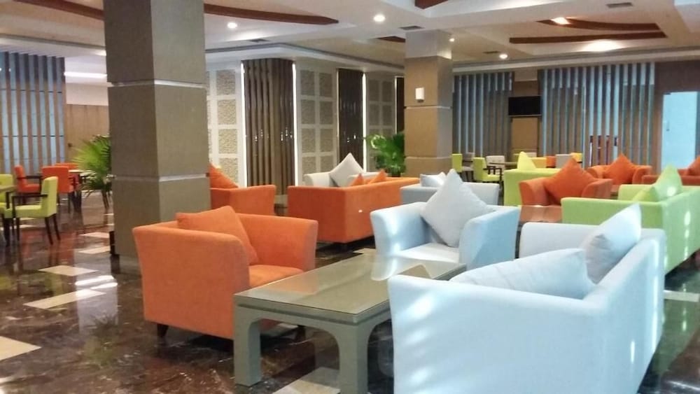 Dalton Hotel 37/58