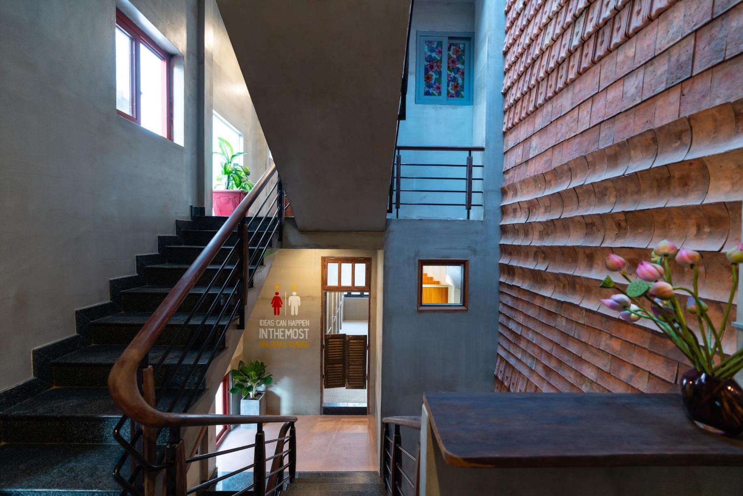 9 Hostel And Bar 14/63