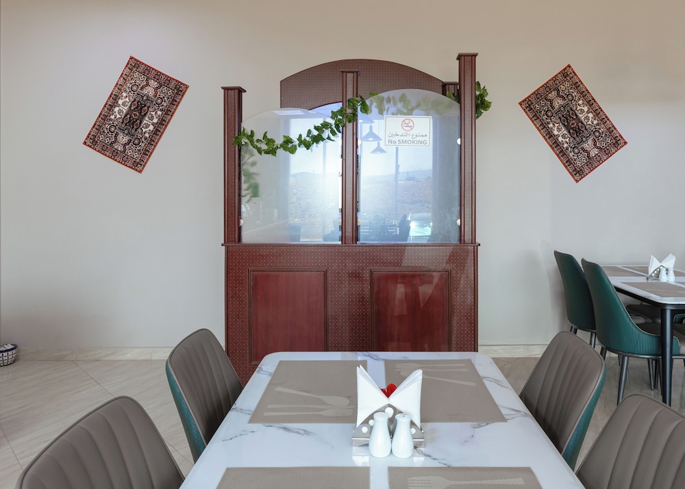 Muscat Hills Hotel 47/63