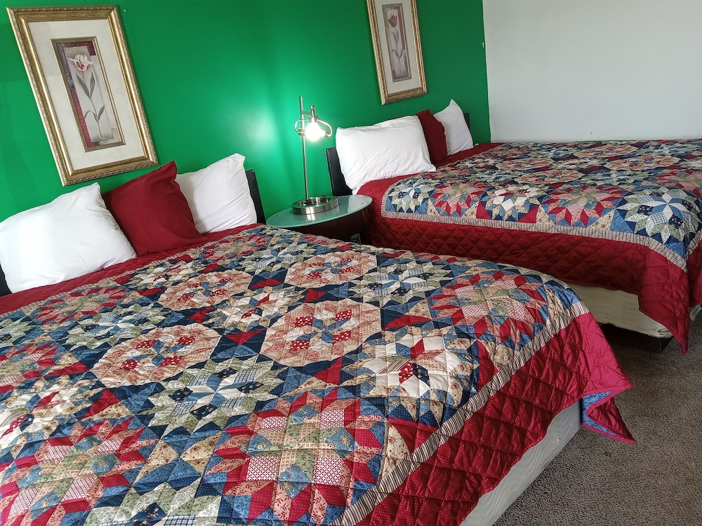 Capri Motel 27/52
