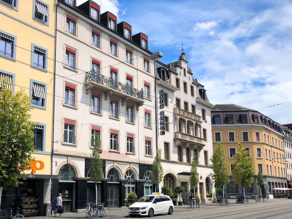 Gaia Hotel 70/75