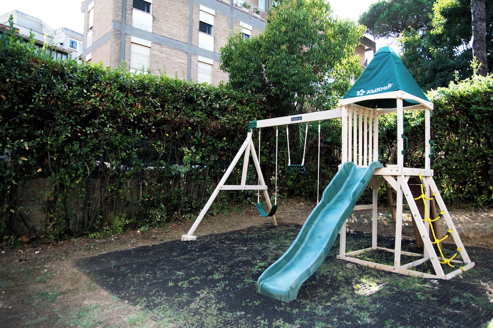Massimi City Garden Hotel 37/58