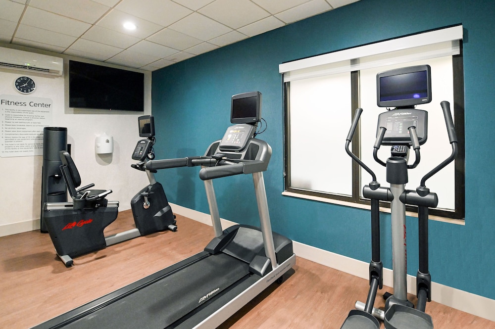 Holiday Inn Express Richmond Airport 32/60
