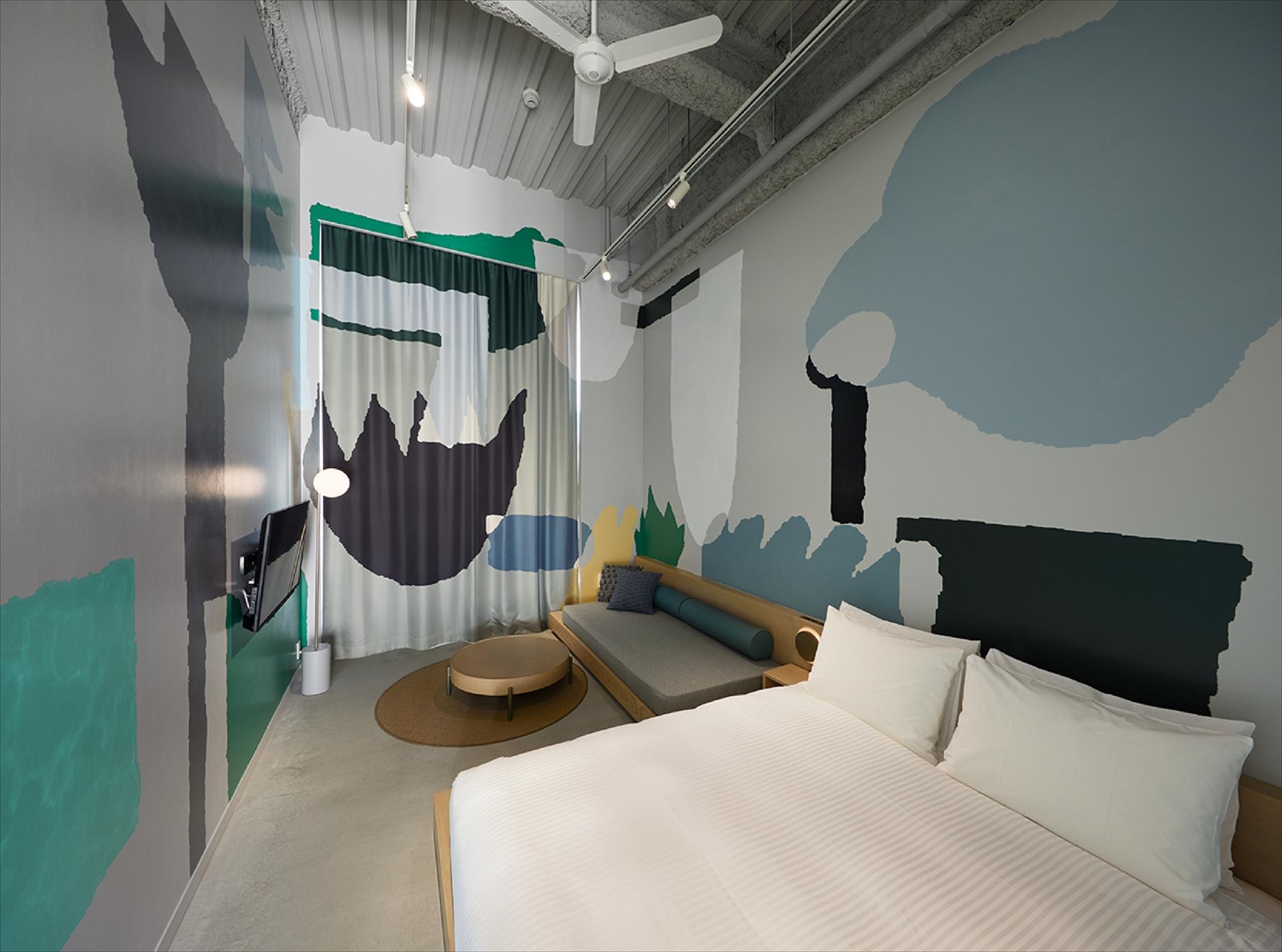 Concept, Queen Bed