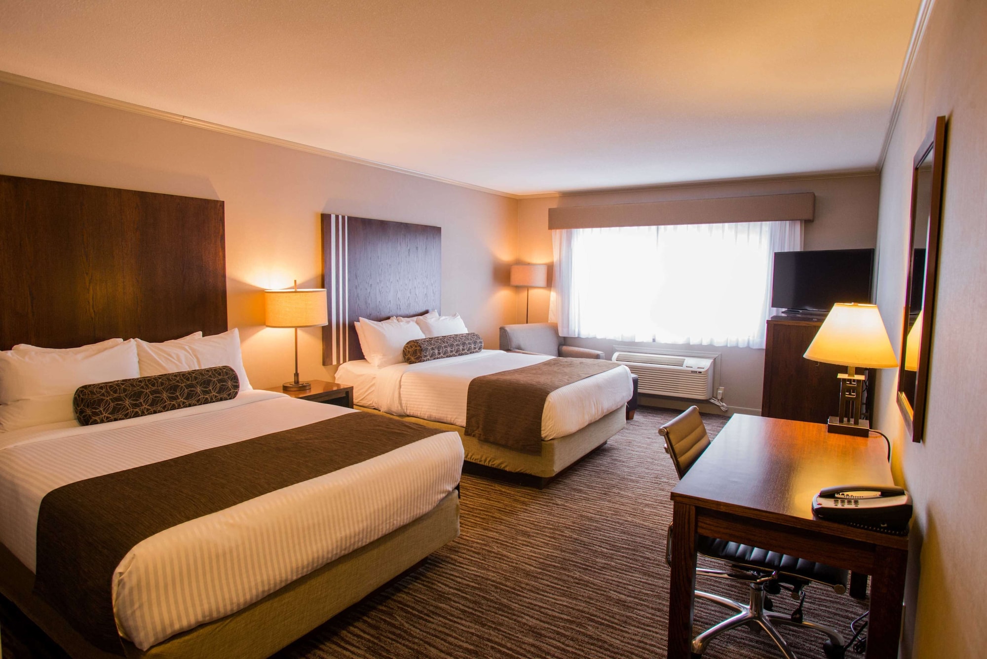 غرفة قياسية بسريرين كوين، Best Western Mountainview Inn 2/4
