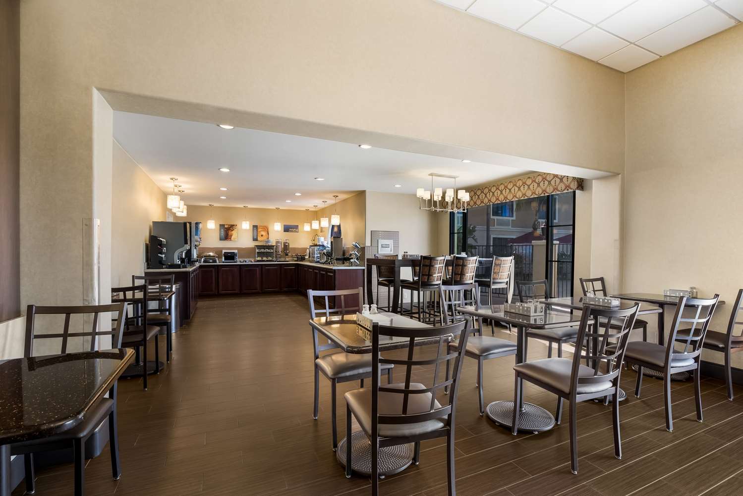 Best Western Escondido Hotel 29/35
