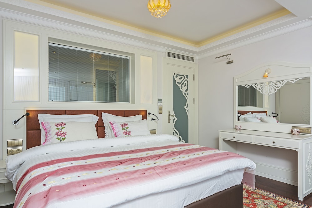 1 Bedroom, Garden, Luxury, Apartment, King Bed, Sofa, Kitchen, Annex