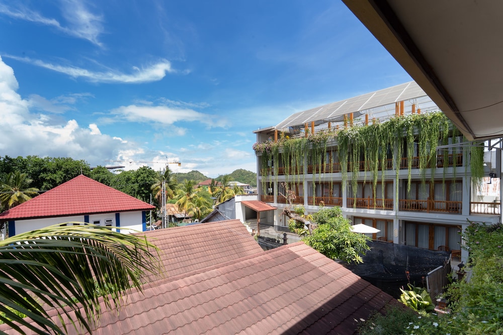 Komodo Lodge 40/47