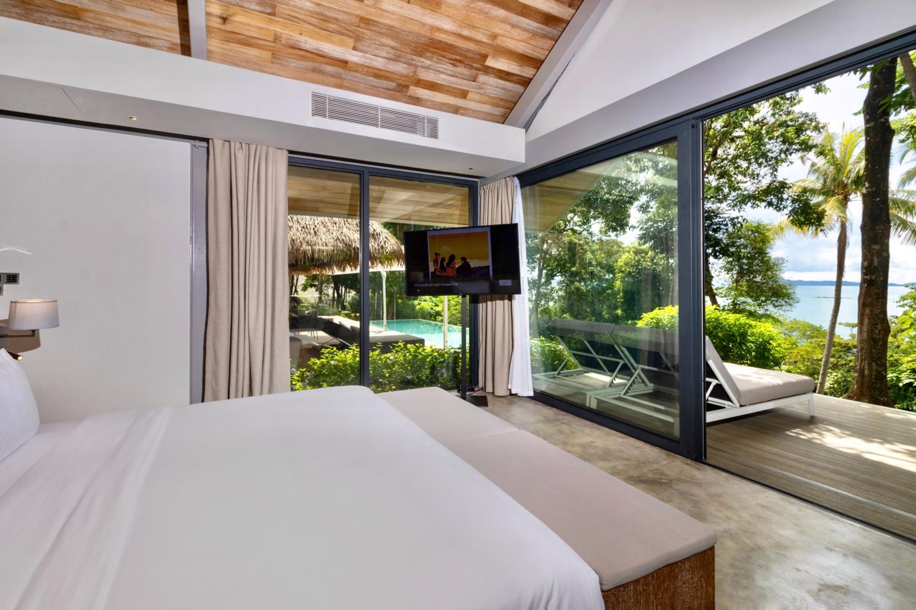 4-Bedroom Oceanview Pool Villa